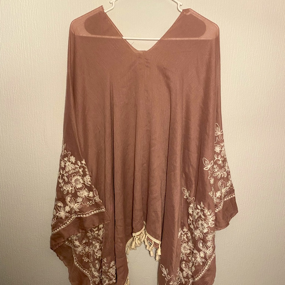 Dusty Pink Floral Lace Poncho OS